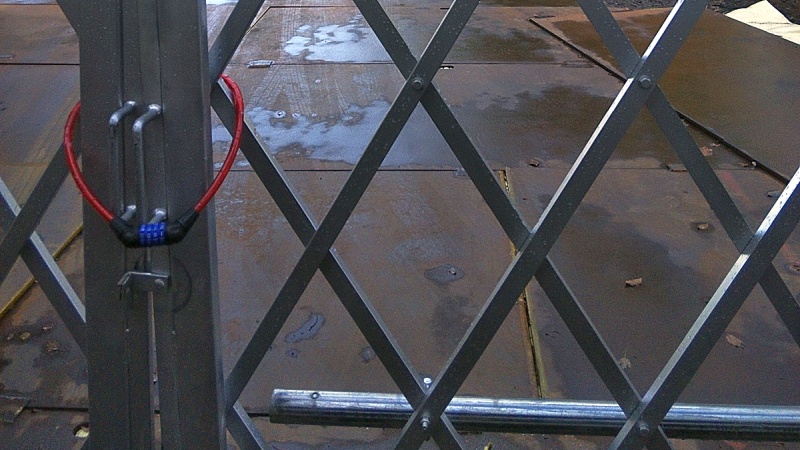 カーテンゲートと養生板 東京都大田区平和島公園