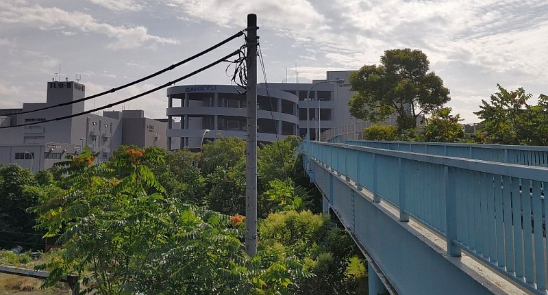 歩道橋の風景 東京都大田区平和島公園