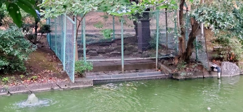 浄化槽と噴水制御盤 東京都大田区平和の森公園