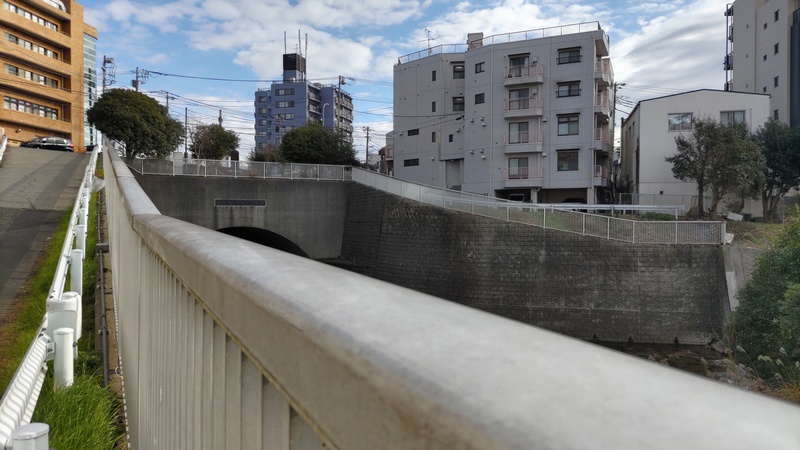 畠山重忠公碑直下の帷子川捷水路トンネル 横浜市旭区今川町