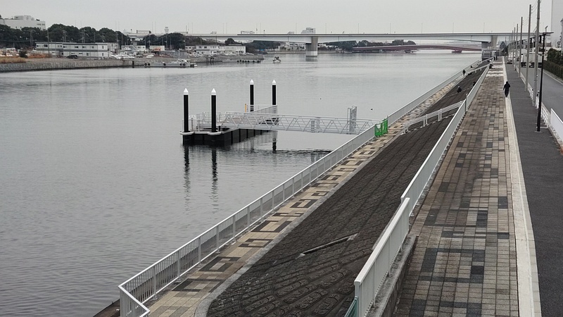 浚渫工事後に残された桟橋 東京都大田区大和大橋