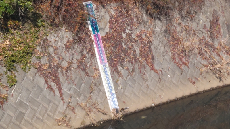 鶴峰橋の量水標 横浜市旭区鶴ヶ峰