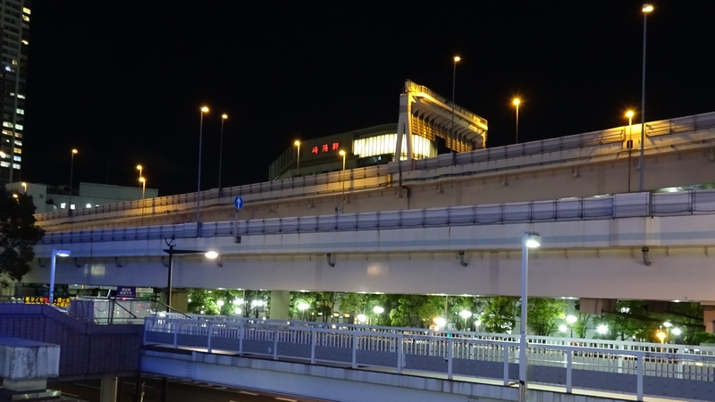 横羽線と崎陽軒本店 横浜市西区横浜駅