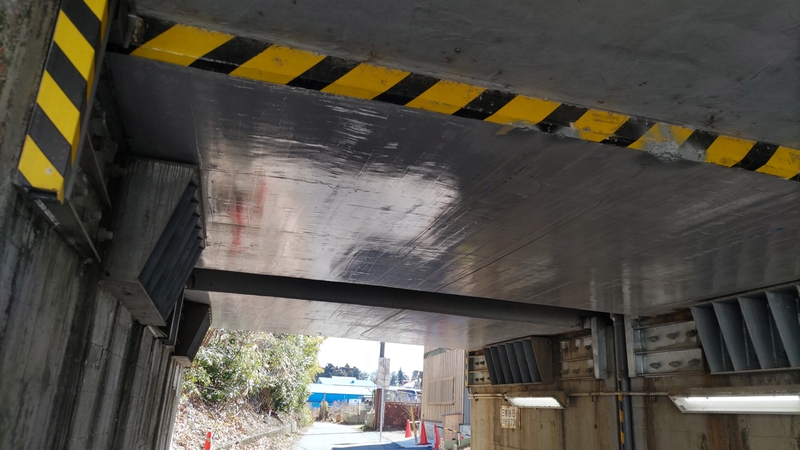 新幹線の高架橋トンネル 横浜市泉区和泉町